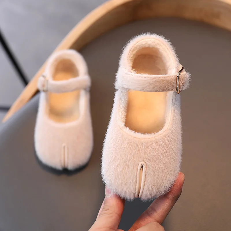 

Autumn and winter new Korean style small children's British style cotton-padded shoes, soft bottom and plush girls' plush shoes