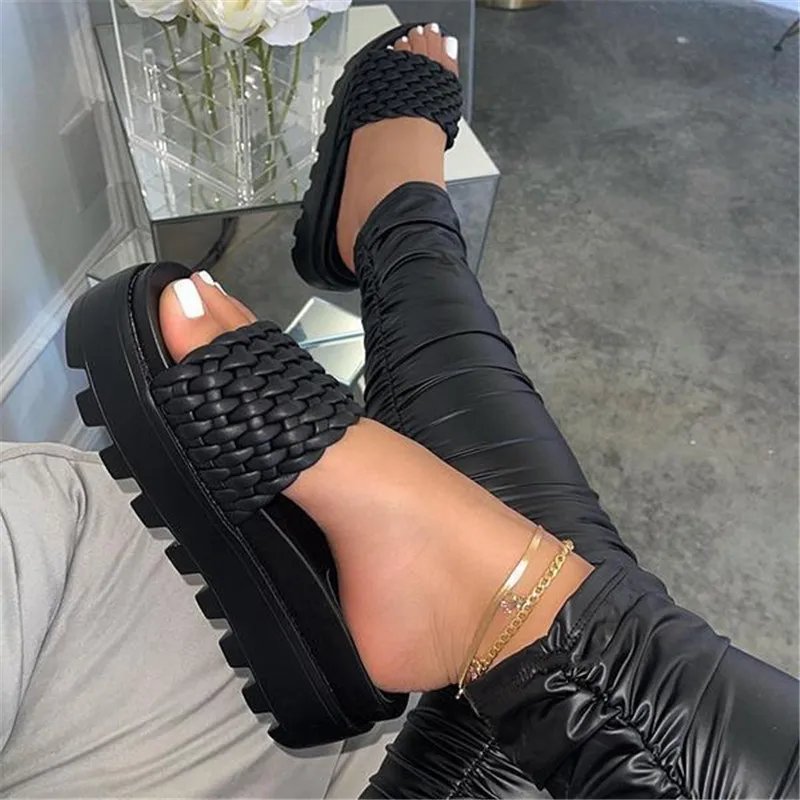 

2021 Trendy Women’s Platform Slippers Shoes Summer Fashion Slippers Women Braided Strap PU Leather Slippers Beach Outdoor Shoes