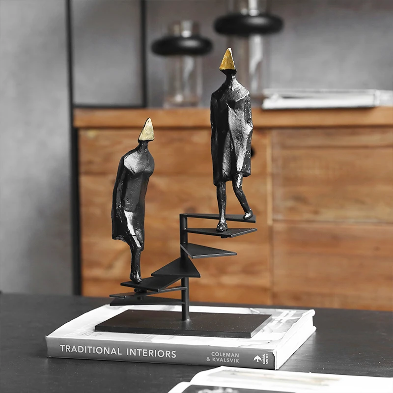 安い 2抽象鋳鉄フィギュア立ちにスパイラル階段彫刻置物クラフト装飾ホテル家の装飾アクセサリー