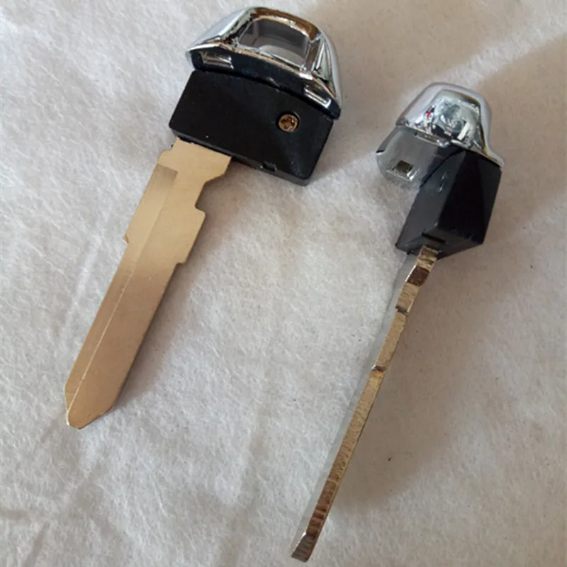 

DAKATU NEW UNCUT REMOTE KEYLESS REPLACEMENT SMART KEY BLADE FOR SUZUKI Kizashi Swift Emergency spare key blade
