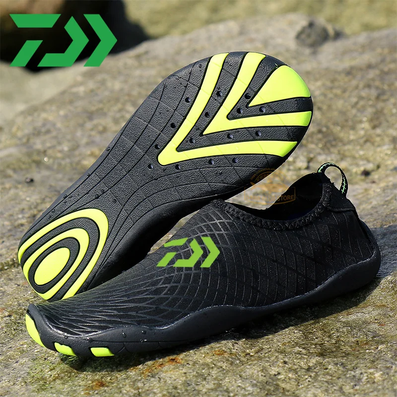 

New DIAWA Fishing Shoes Men Barefoot Beach Water Shoes Outdoor Swimming Quick-Drying Aqua Fishing Shoes