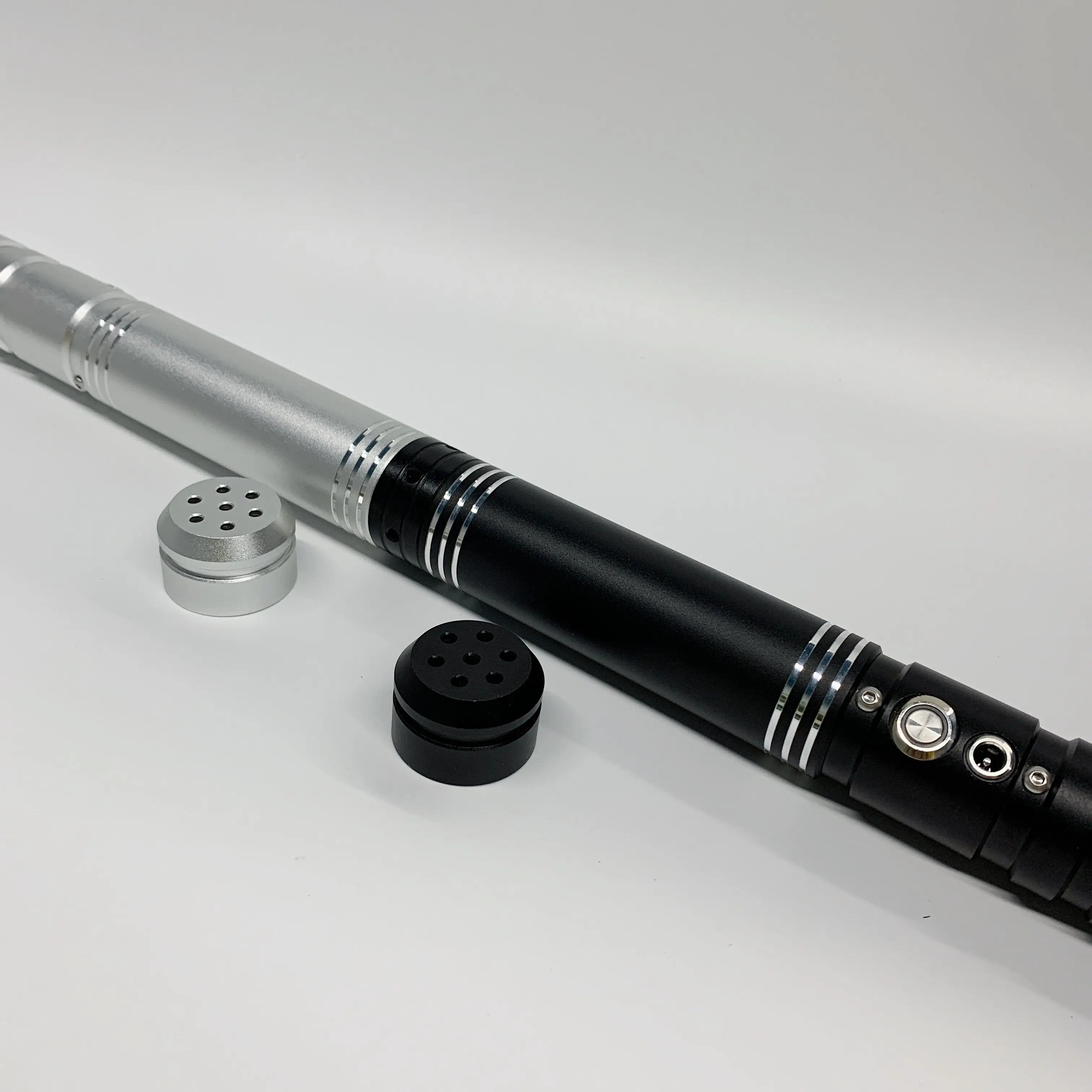 

SabeFeast RGB Lightsaber Laser 12 Colors Heavy Dueling Star Skywalker Metal Hilt FOC Cosplay Childrens Toys-TS025