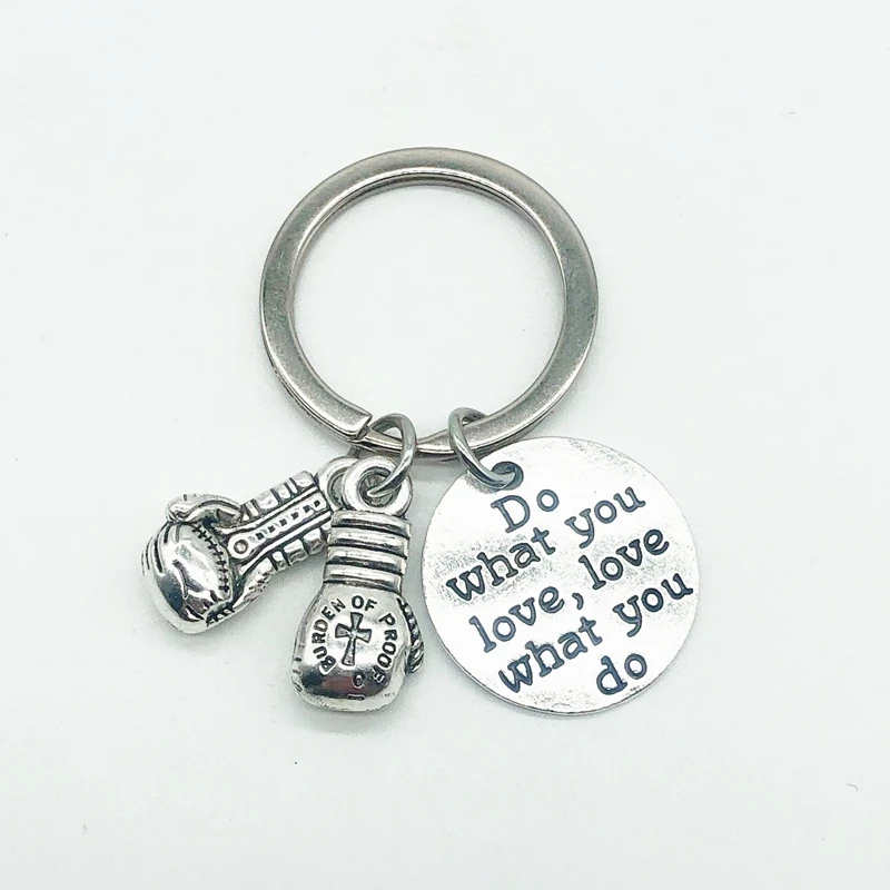 1 серебряный брелок с шармами в виде боксерских перчаток сделайте то что вам