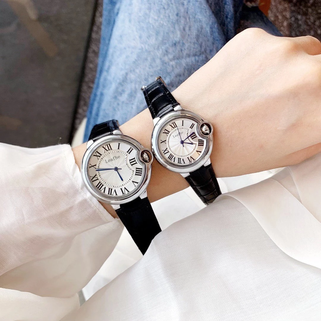 Часы наручные женские с кожаным ремешком модные оригинальной пряжкой чёрные