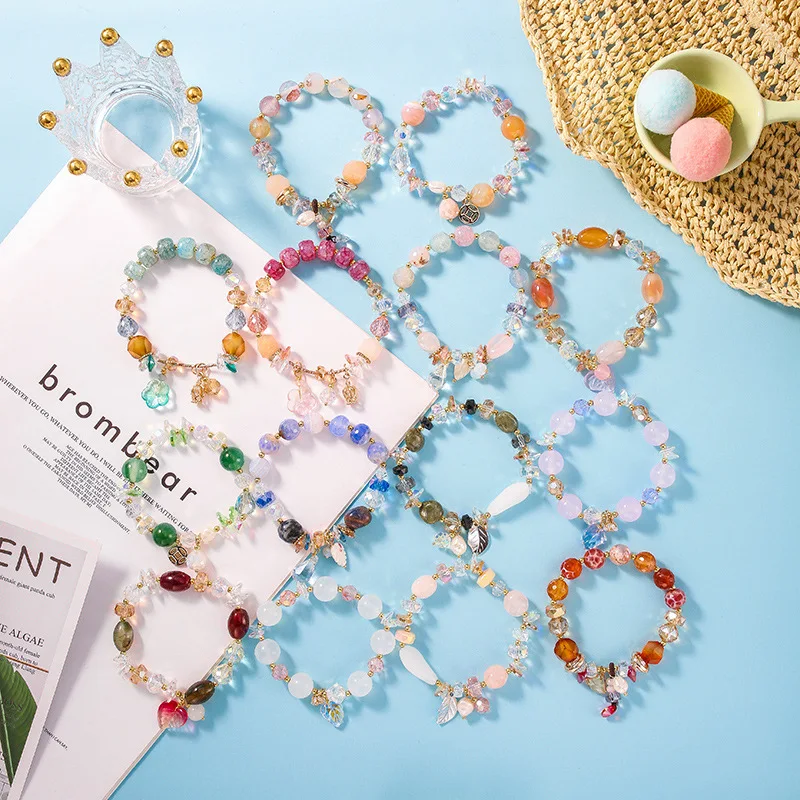 Женский браслет с кристаллами из натурального камня в богемном стиле