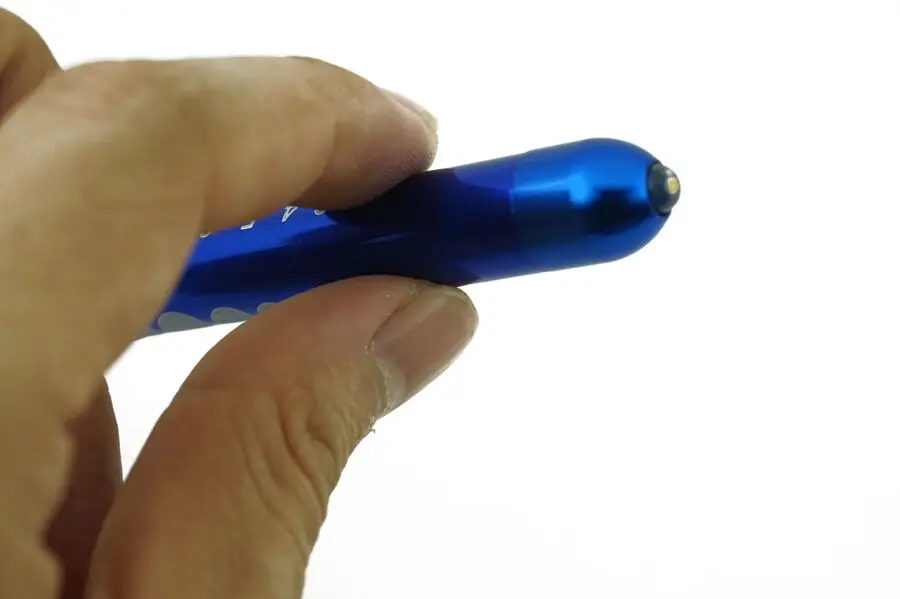 Врача медсестра инфекции диагностический световое перо с светодиодный свет и