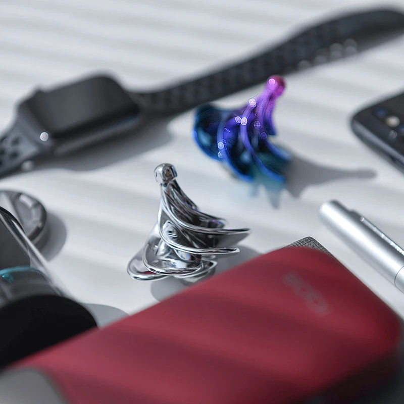 Яркая металлическая зажигалка спиннинг настольная пневматическая