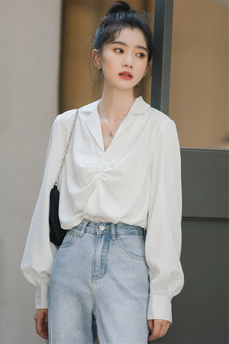 

Simple French Style White V-neck Pullover Long Sleeve Shirts Women 2021 Spring Loose Solid Color Folds Blouse Office Lades