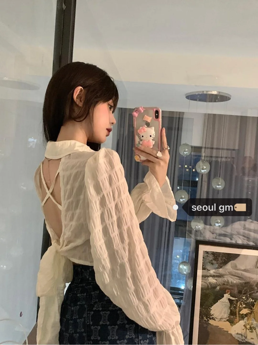 

Женская короткая рубашка в иностранном стиле с открытой спиной и бантом