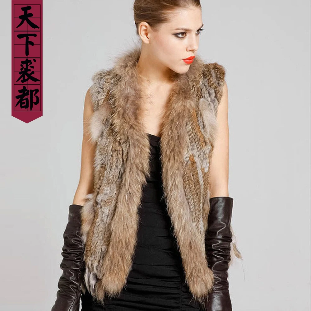 Женский вязаный жилет с мехом кролика вечерний воротником из меха енота | Женская