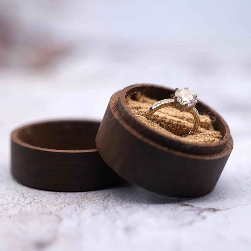 

Шкатулка для ювелирных изделий из орехового дерева, коробка для помолвки, свадебной церемонии, хранения колец, переносной держатель для кол...