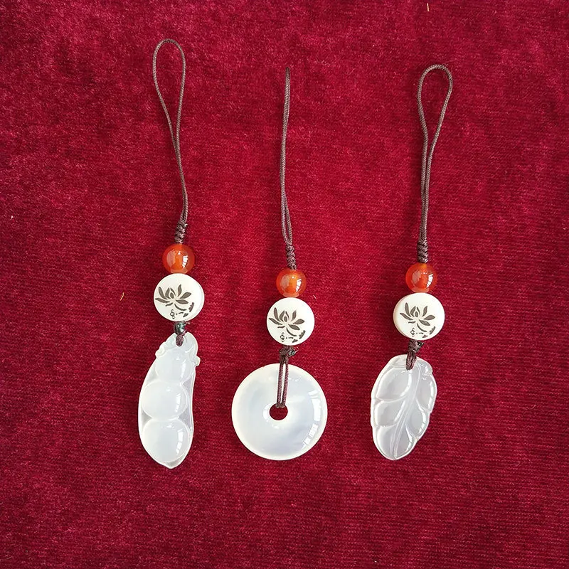 

Original DIY short lanyard green beans maple leaf agate phone pendant Xiuyu four-leaf clover pendant phone chain customization