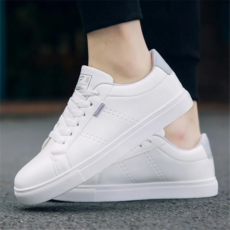 

2020 New Men Vulcanized shoes Lac-up Men Casual Shoes Lightweight Comfortable Breathable Couple Walking Sneakers Feminino Zapato