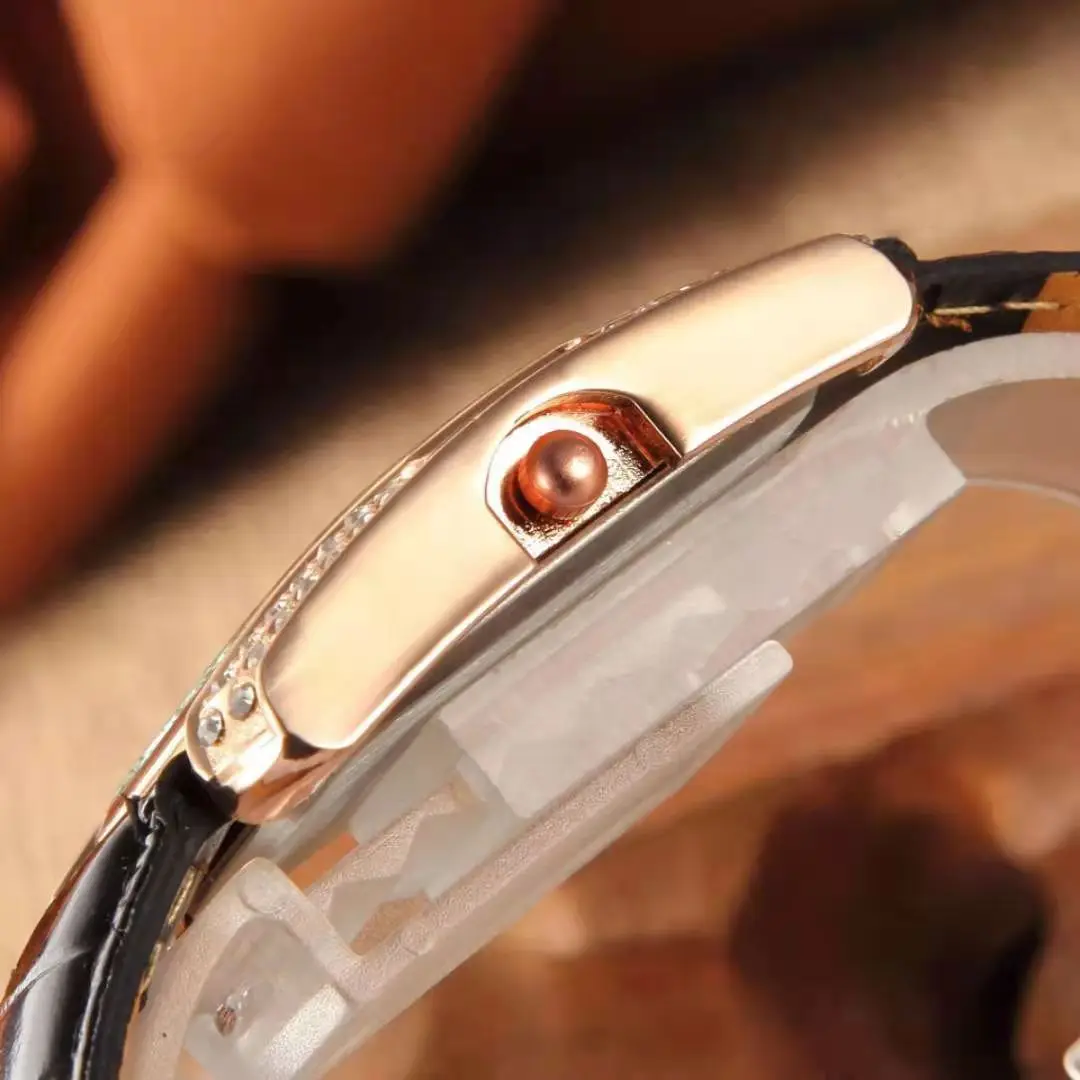 Часы наручные женские кварцевые роскошные повседневные с кожаным ремешком цвета