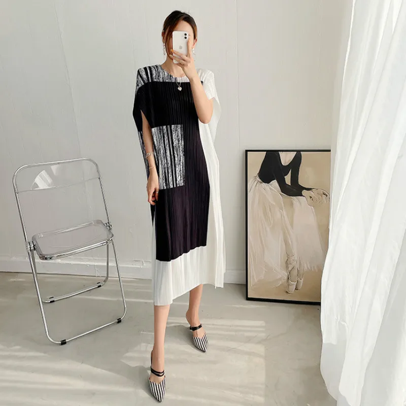 Summer Dress For Women 45-75kg 2022 New Round Neck Sleeveless Loose Stretch Miyake Pleated Clothes Midi