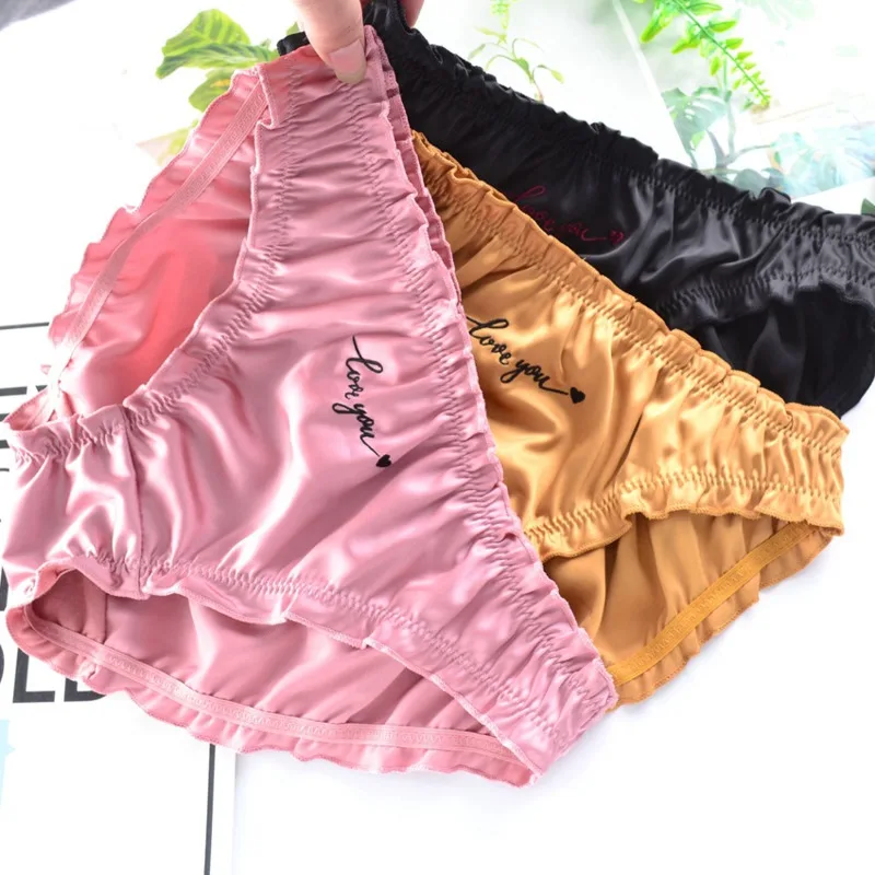 

Трусики женские кружевные бесшовные с вышивкой и надписью