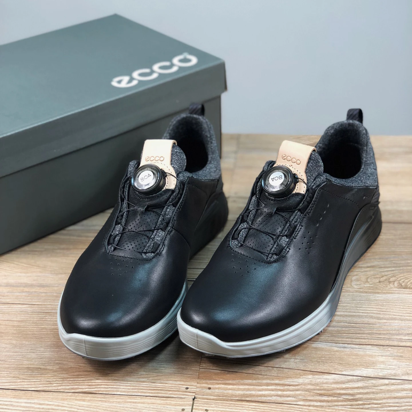 

Men's Tour Golf Shoes Waterproof Golf Sport Shoes for Trainers Athletics Training Golfing Sneakers Fast Lock Golf Pro Sneakers