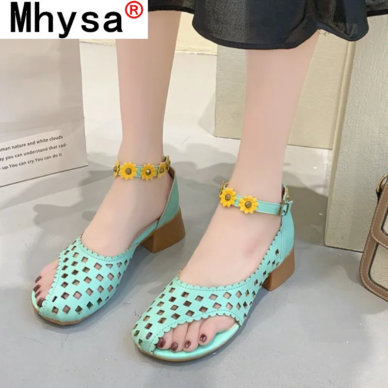 

Women Sandals 2021 New Summer Buckle Strap Floral Retro Women Shoes Set of Feet Handmade Hollow Platform Square Heel Sandals