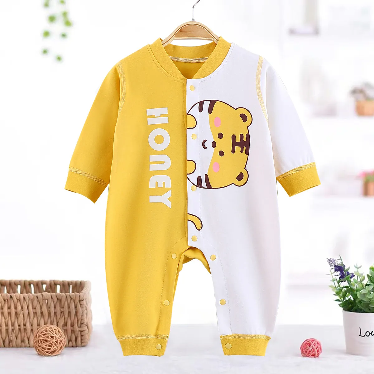 

Newborn Baby Girl Clothes Cotton Long Sleeve Jumpsuit 0-12M Unisex Baby Boy Clothes Cartoon Print Solid Ropa Bebe