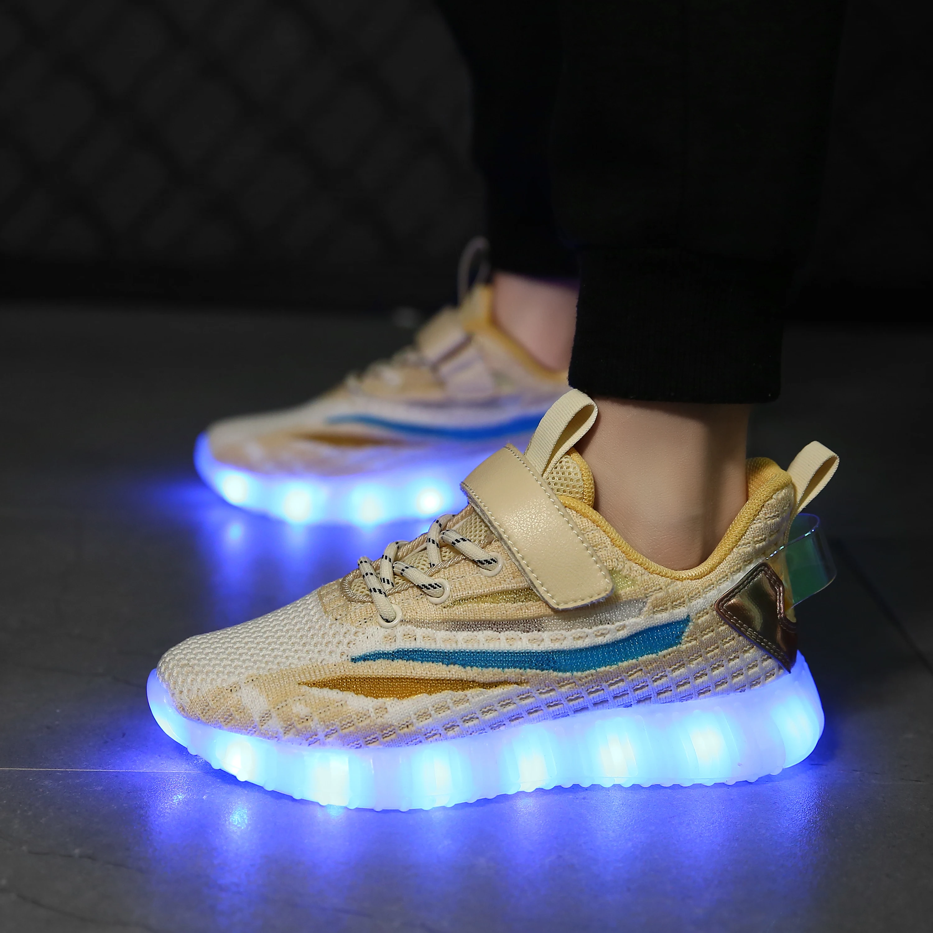 Size 25-37 Children LED Sneakers With Light Up Sole Baby Led Luminous Shoes for Girls /Glowing Lighted Shoes for Kids Boys