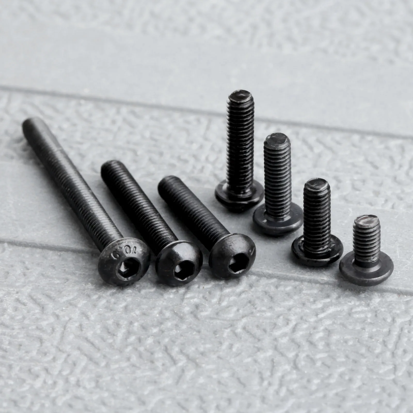 Винты из легированной стали M3 50 шт. с шестигранным отверстием круглой головкой