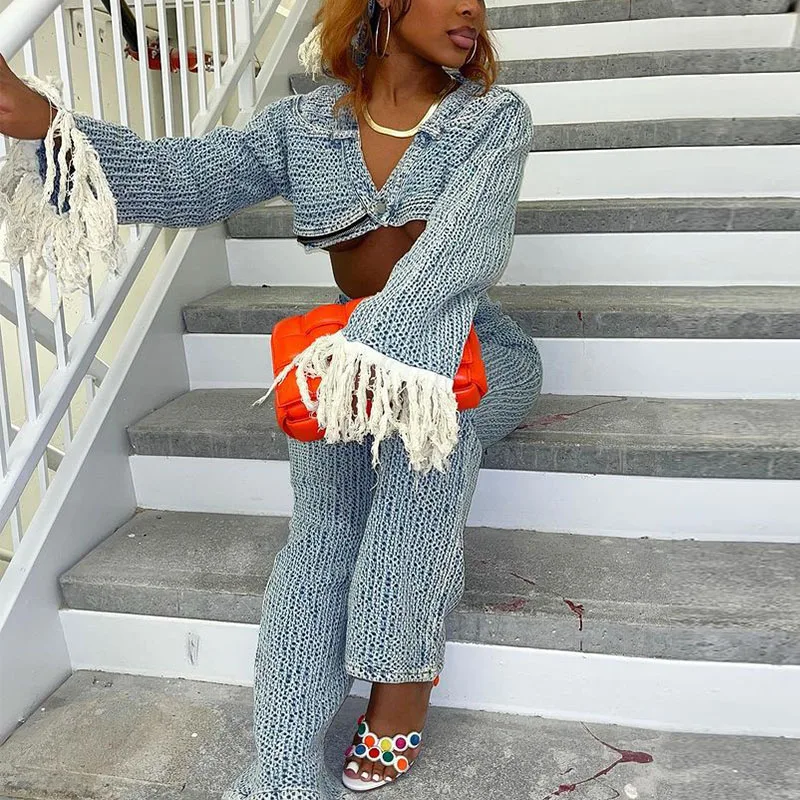 

Женские джинсы с длинным рукавом и бахромой, джинсовые шорты с одной пуговицей и жаккардовым поясом, полный комплект из двух предметов, осен...