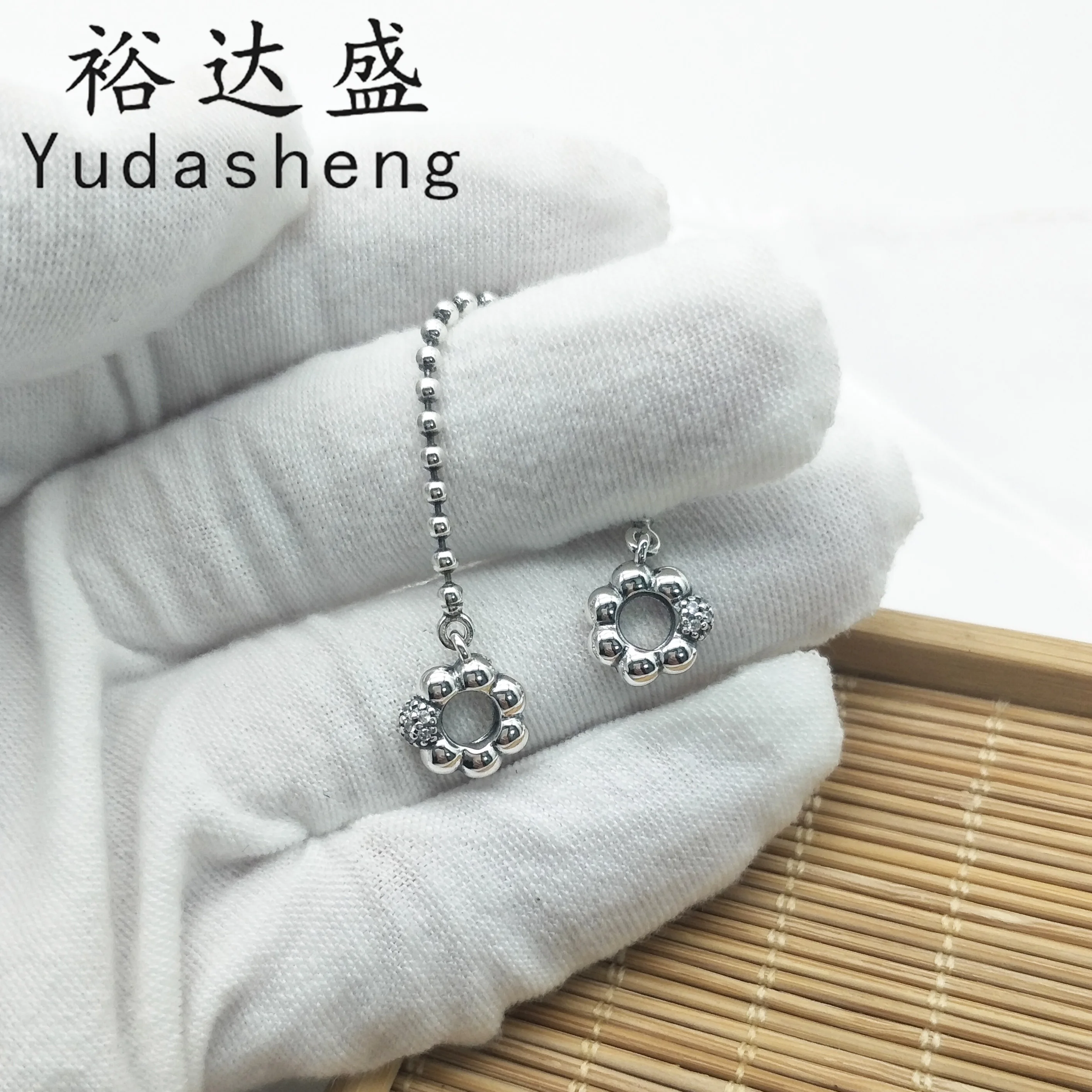 

925 Silver Beads Safety Chain with It, Don't Worry about The Charms Slipping Off, Let Them Continue To Attract Your Attention.