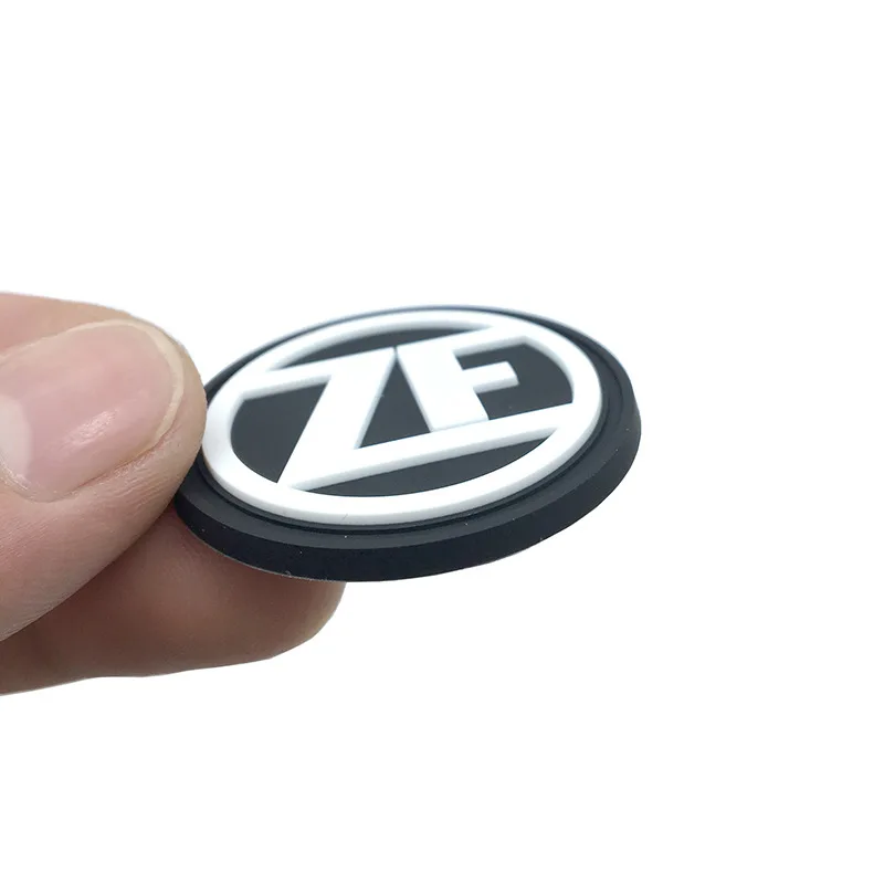 Пользовательские этикетки для одежды из ПВХ резиновые 3D логотип шитье