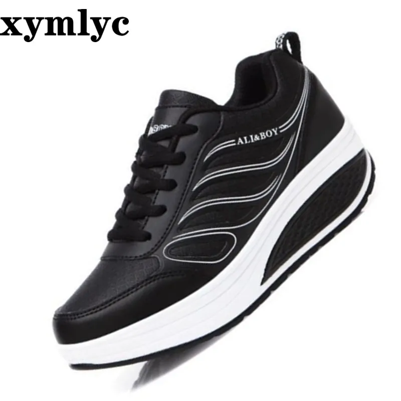 Женские кроссовки на танкетке Уличная обувь толстой подошве повседневные