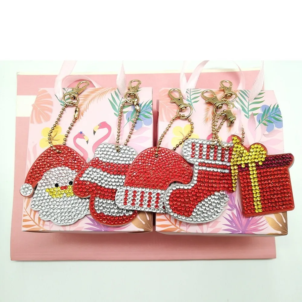 Брелок для ключей EverShine алмазная вышивка с Санта Клаусом Рождественский