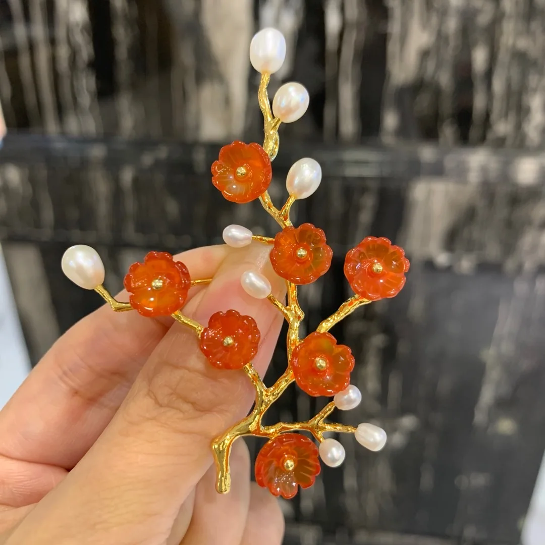 Женская Брошь с натуральным пресноводным жемчугом и полудрагоценным камнем 75 х50