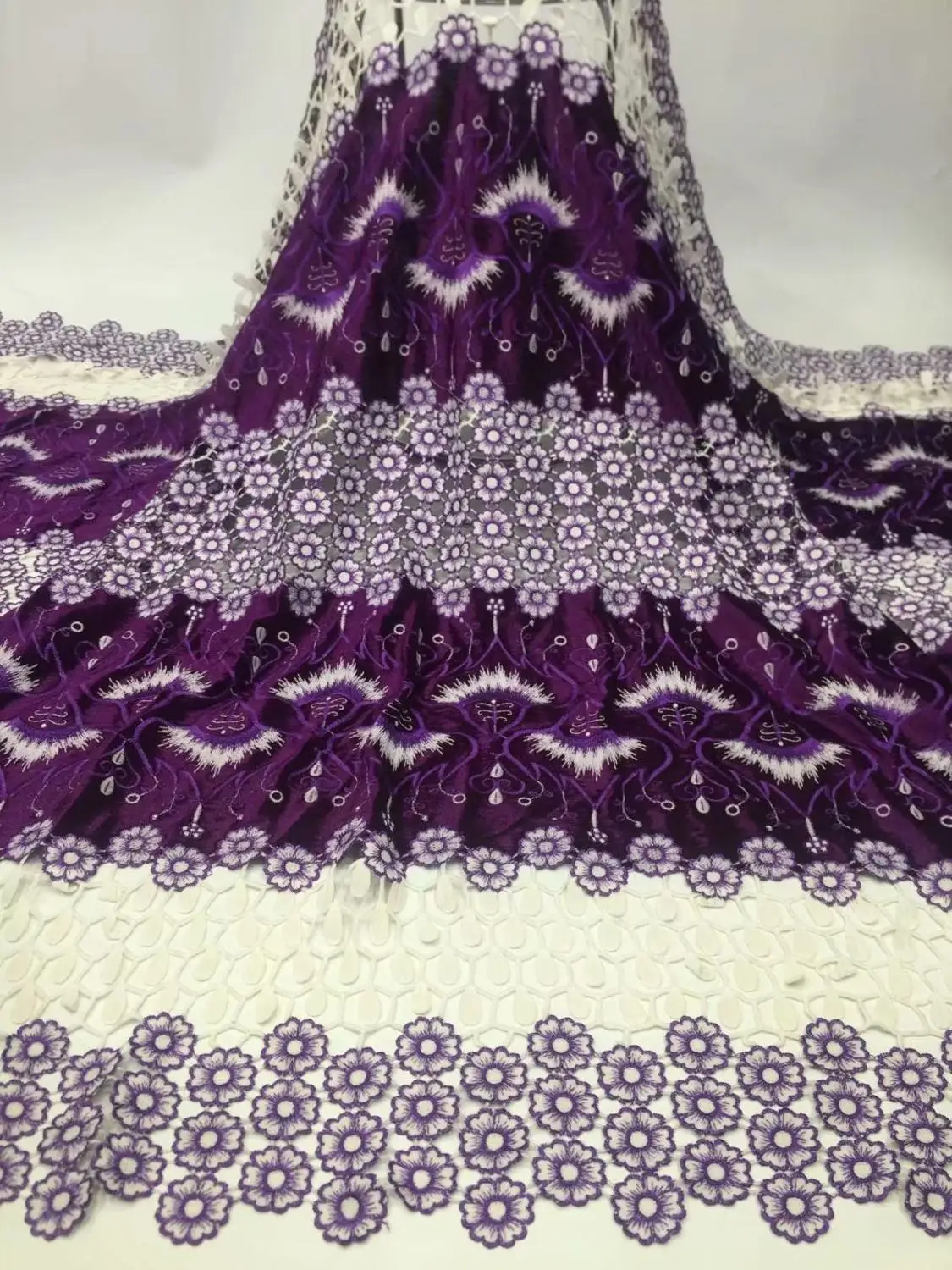

Purple White African Lace Velvet Fabric With Guipure Border Sewing Crafts For Wedding Garment Dress