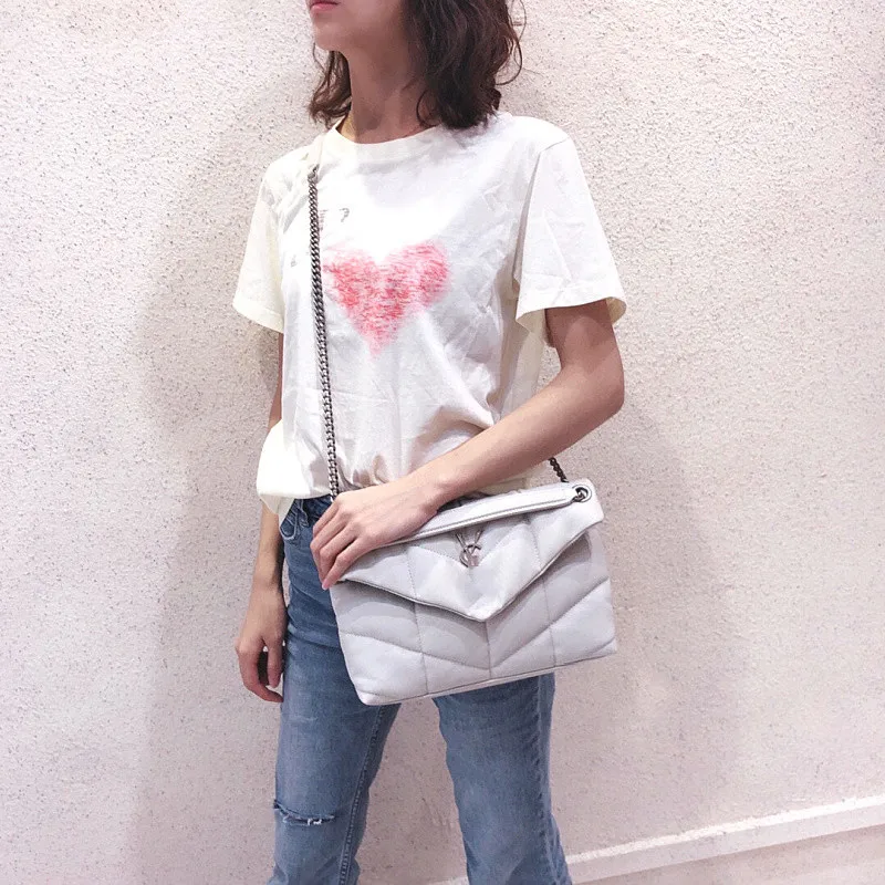 

2020 women of high quality leather handbag messenger bag handbag shoulder bag inclined shoulder bag luxury brand Sheep Ys buckle