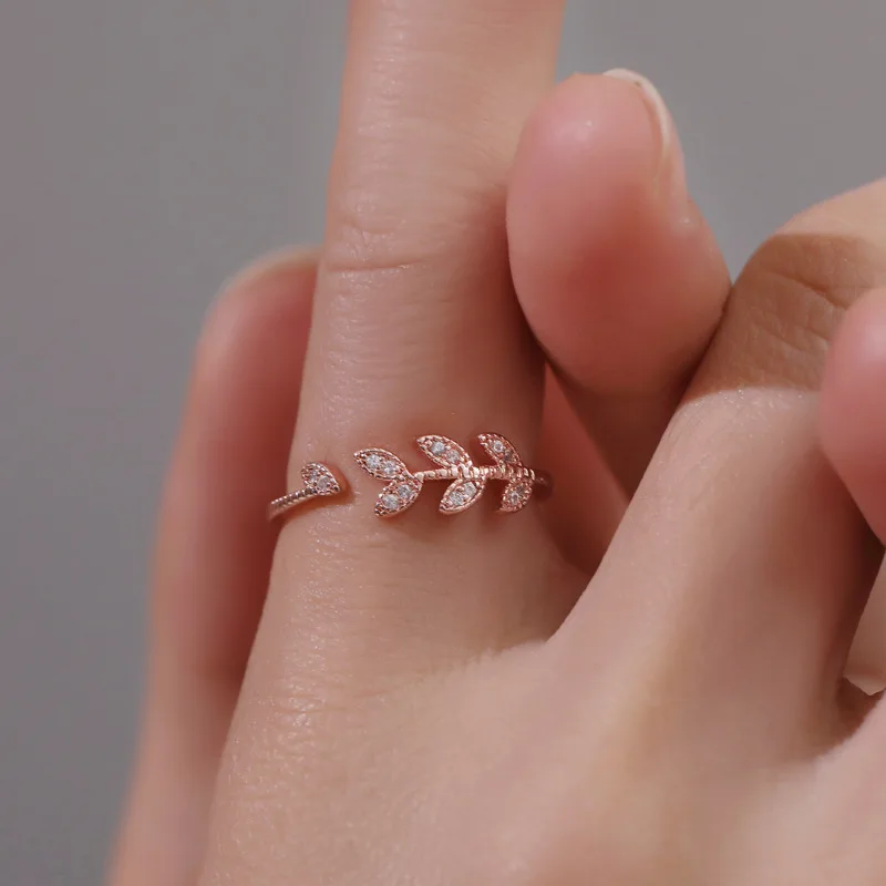 

Simple Fashion Silver Color Leaf Shape Adjustable Ring Exquisite Jewelry Open Ring For Women Party Wedding Engagement Gift