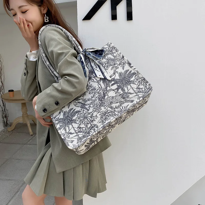 

2021 Large-Capacity Embroidery Niche New Portable Cotton Linen Canvas Single-Shoulder Crossbody Diagonal Women Tote Designer Bag