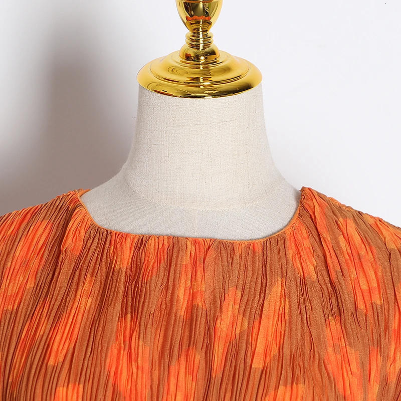 Плиссированное платье с оборками и цветочным принтом рукавами-фонариками