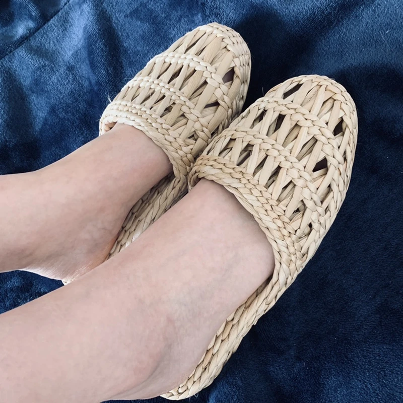 

2021 Handmade Chinese CaneSandals Unisex Summer Home Shoes New Couple Shoes Hot Slippers Typha angustifolia Rush Straw Slippers