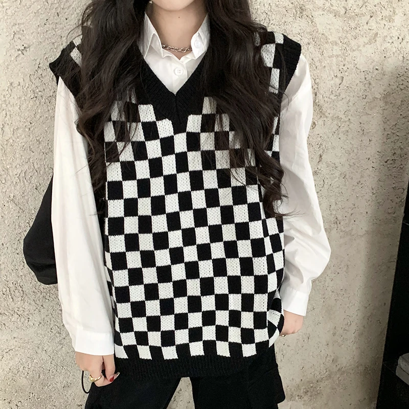 

Oversized Knit Vest Womens Black and White Checkered V-Neck Sleeveless Pullover Knit Tops egirl Schoolgirl Harajuku Streetwear/
