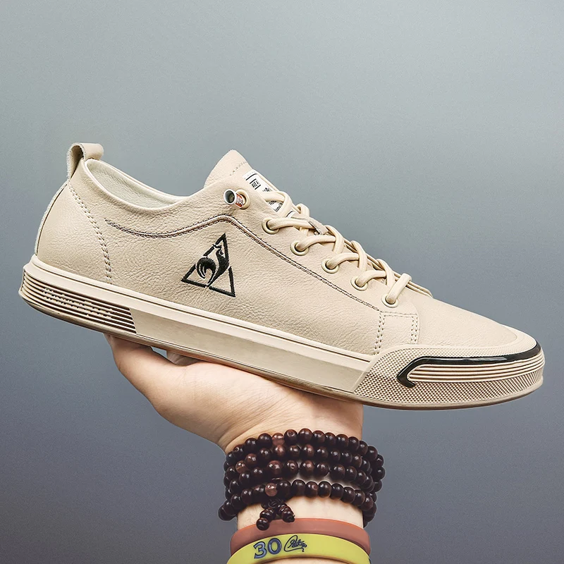 Harga 2021 Sepatu Kasual Populer Pria Sepatu Kulit Putih Krem Untuk Pria Sneakers Kasual Desainer Pria Sepatu Jalan Kualitas Tinggi Pria