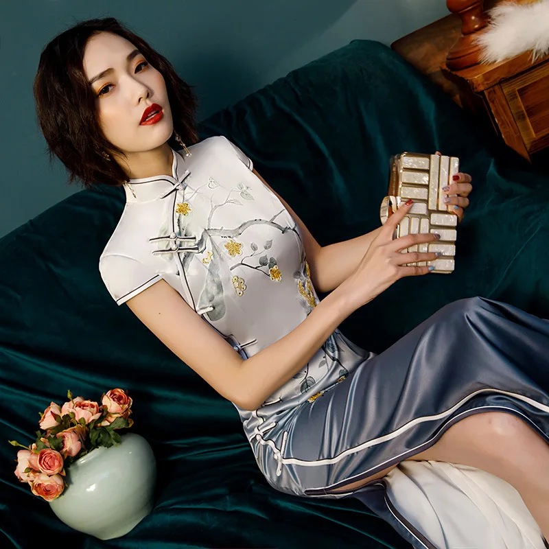 2020 Short Sleeve Summer Chinese Traditional Dress for Women Cheongsam Qipao Embroidery Vintage Print Qi Pao Vietmam Clothes |