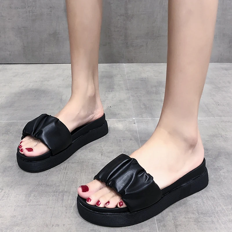 

Comfortable Soft Bottom Beach Slippers Women Outdoor Thick Bottom Pleated Platform Shoes Woman Non Slip Summer Sandals