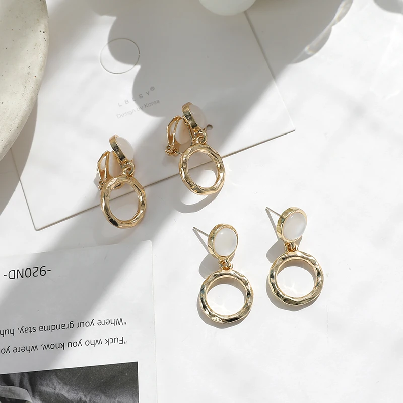 

S925 Silver Needle Korean Temperament Metal Texture Small Earrings Retro Hong Kong Style Wild Earrings Ear Clips
