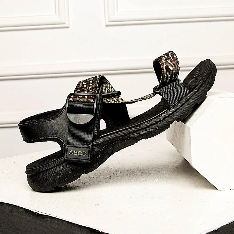 

New Fashion Casual Men's and Women's Beach Sandals in 2021