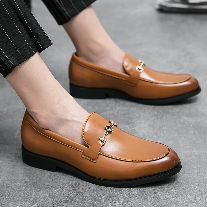 

Spring Autumn Men's Leather Large Size Metal Buckle Cover Foot Casual Leather Shoes Comfortable Breathable Business Casual Shoes