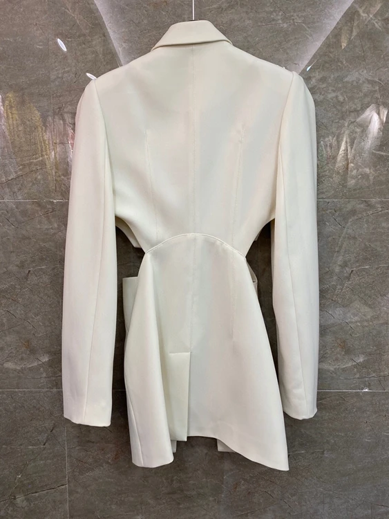 

2021 early spring new fashion women's lapel solid color decoration waist long sleeve short coat 104