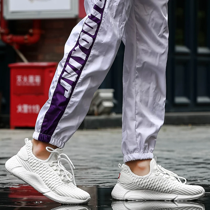 

2020 Hot Sell Fashion Men's Running Shoes Fish Scale Leisure Sports Tide Shoes Non-slip Breathable Casual Men's Plus Size Shoes