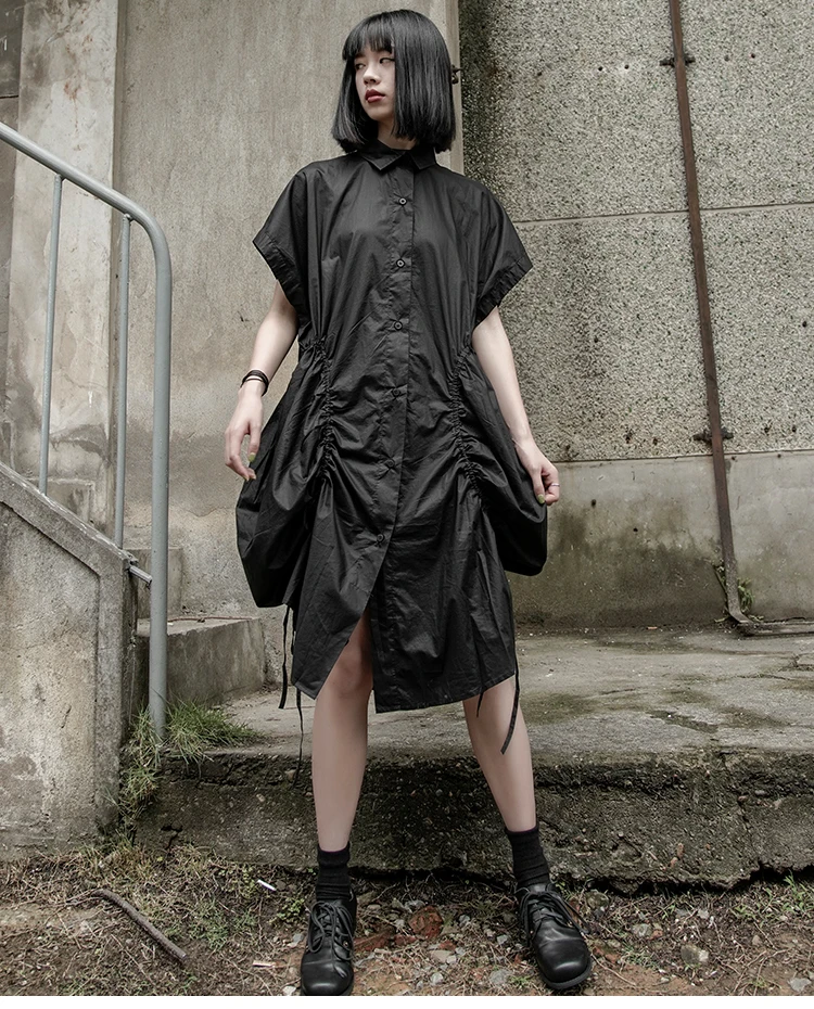 [EAM] New Spring Summer Lapel Short Sleeve Black Irreuglar Fold Split Joint Loose Shirt Dress Women Fashion Tide JX113