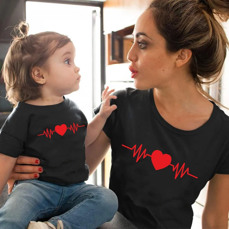 

Cute Family Look Matching Clothes Mommy And Me Tshirt Mother Daughter Son Outfits Women Mom T-shirt Baby Girl T Shirt