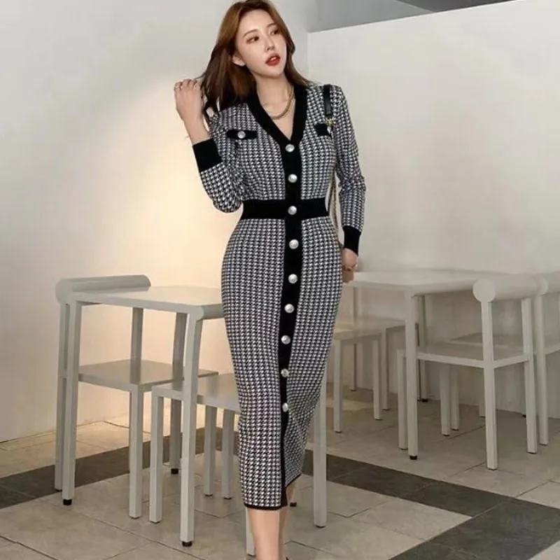 

New Arrival Autumn Slim Sexy V Neck Long Sleeve Plaid Knitted Dress Women Single-Breasted Houndstooth Chic Dress Vestido