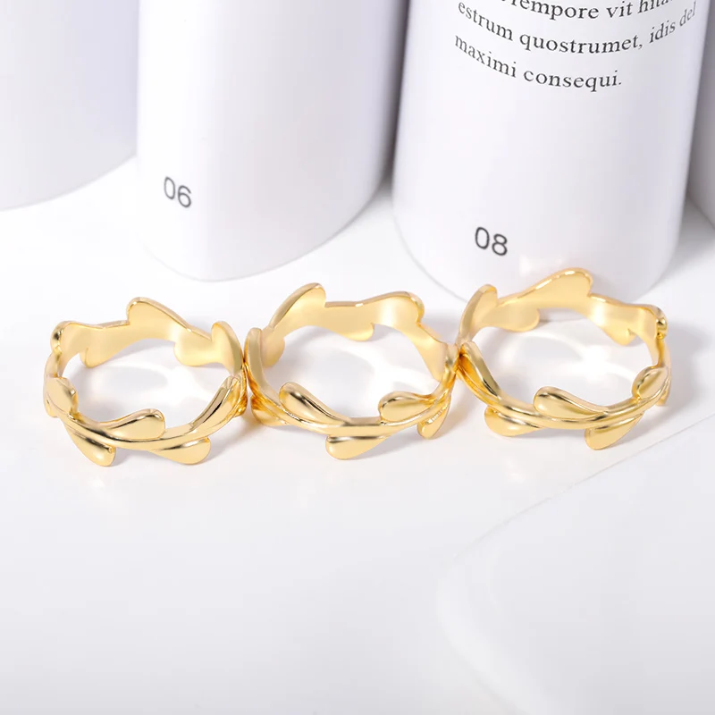 

Rotating Leaf Wreath Rings For Woman Girl Golden Silver Finger Ring Party Wedding Friend Gift Women Jewelry Trend 2021